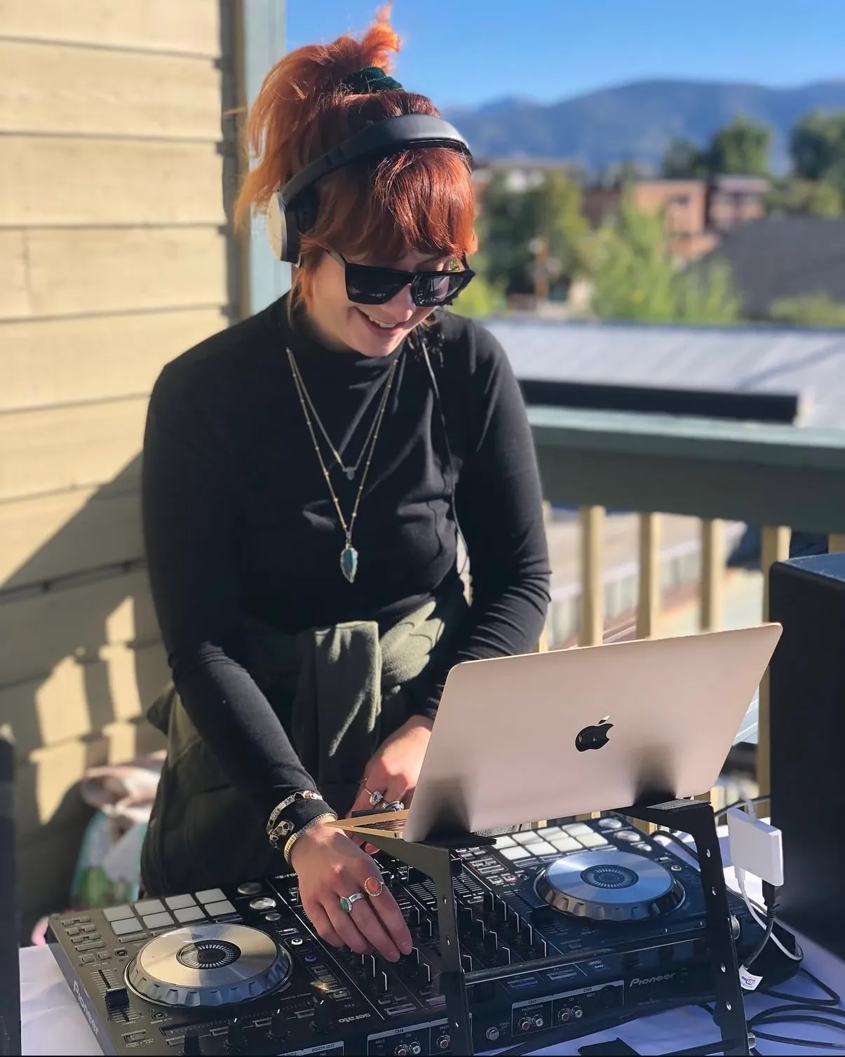 DJ Between Realms